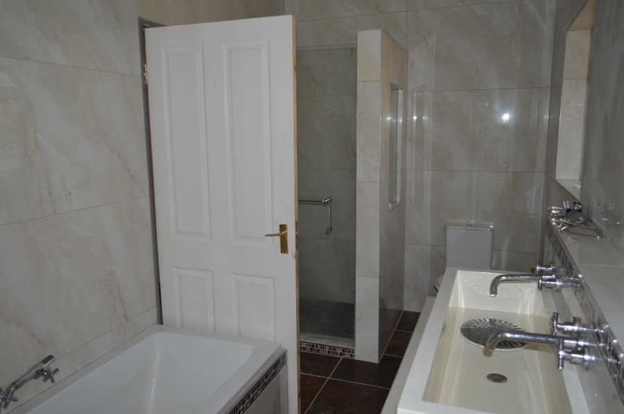 3 Bedroom Property for Sale in Flamwood North West